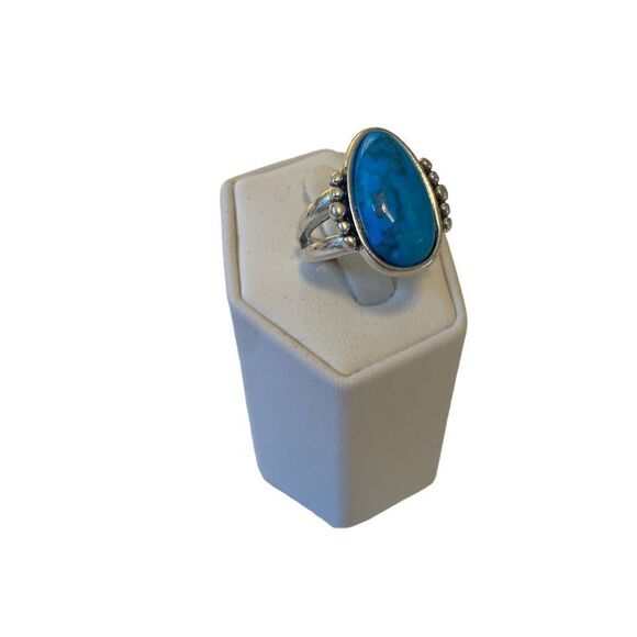 Gorgeous Good Sized Faux Turquoise & Silver Toned Statement Ring Sz. 7 - Picture 2 of 6